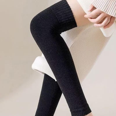 Couvre-pieds en tricot Crochet Chaussette haute d'hiver Manchette de botte Chaussettes longues Nouvelles Options de couleur unie pour femmes Genouillères Jambes inférieures Chauffants Chauds Genou Qualité supérieure One Size black