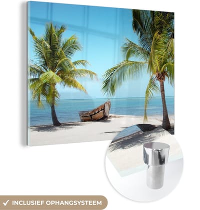 MuchoWow® Glasschilderij 120x90 cm - Schilderij acrylglas - Palmboom - Boot - Strand - Foto op glas - Schilderijen