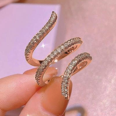 Huitan One Size Omwikkelde Vingerring voor Vrouwen Kleur Vol Gezet Sprankelende CZ Opening Verstelbare Ringen Statement Sieraden resizable
