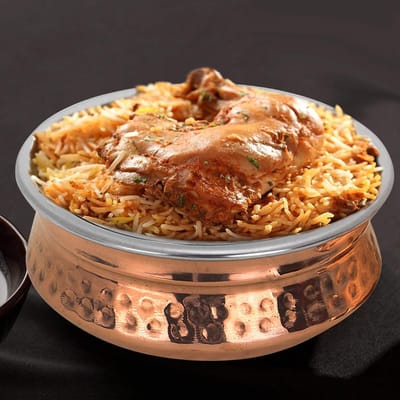 Traditionele Indiase serveerschaal koper roestvrij staal gehamerd handwerk Indiase gerechten en portie curryterrine serveerservies voor huishouden en keuken (13 cm) 350 ml set van 4