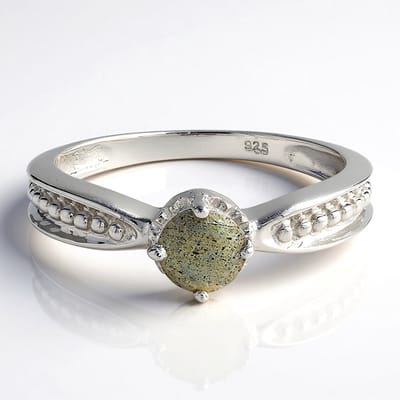 Cavill - Zilveren ring 925 Sterling met 0,38 ct ronde spectroliet uit Roemenië - Elegante damesring met schakel detail - 5 mm natuursteen