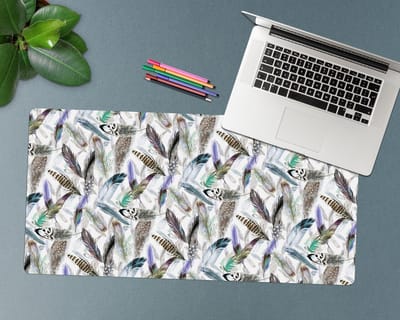 Coloray Bureau Onderlegger - Vogelveren Bureau Mat - 90 cm x 45 cm - Veelkleurig Bureau Onderlegger - Bureaumat - Onderlegger Bureau - Bureau Onderlegger Groot - Bureau Onderlegger XXL