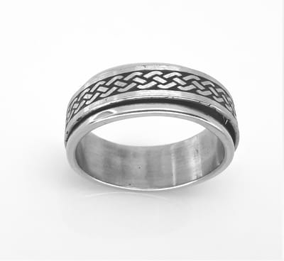 RVS – Ring - Stress - celtic tattoo band - maat 17 - br 8mm. 2 losse ring op elkaar die je mee kan draaien - ook wel stress ring genoemd) ring is zowel geschikt voor dame of heer en als duimring.