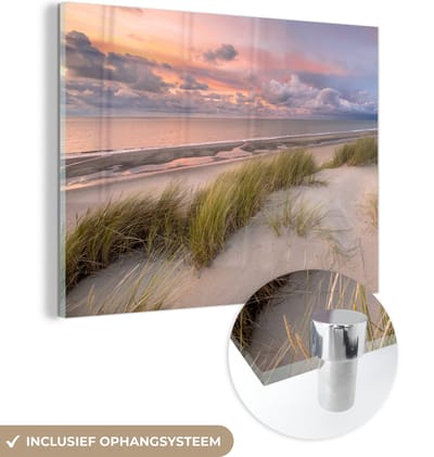 MuchoWow® Glasschilderij 160x120 cm - Schilderij acrylglas - Strand - Zee - Duin - Nederland - Roze - Foto op glas - Muurdecoratie woonkamer - Wanddecoratie slaapkamer - Schilderijen