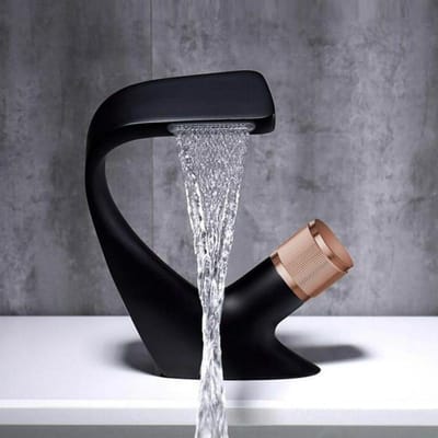 Moderne watervalkraan Luxe wastafelkraan Badkamerkraan Dekinstallatie Spoelbakkraan en koudwaterkraan rosé gouden kleur/zwart
