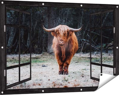 Gards Tuinposter Doorkijk Schotse Hooglander bij het Bos - 120x80 cm - Tuindoek - Tuindecoratie - Wanddecoratie buiten - Tuinschilderij