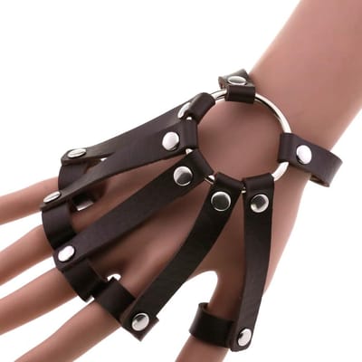 Bracelet Manchette Doigt Steampunk en Cuir PU Pour Hommes Bracelet à Clous Argenté Style Gothique Bangles Rock Halloween black