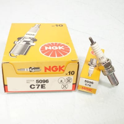 Bougie d'allumage NGK pour Moto Husqvarna 610 SM E Après 1998 Neuf