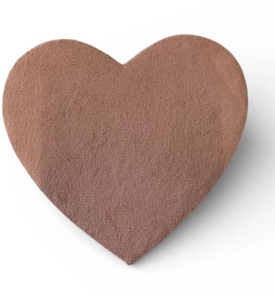 Prikbord | Kurk | hart vorm | roze | velours stof | 12 x 11 cm en 7 mm dik.
