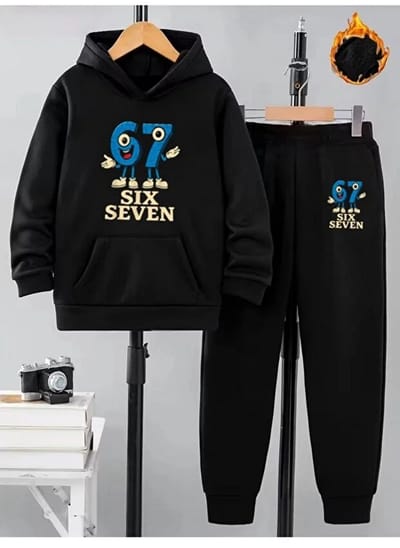 Trendy Zwarte Kinder Hoodie en Joggingbroek Set met Speelse '97 Six Seven' Print - Comfortabel en Warm - 2XL-3XL