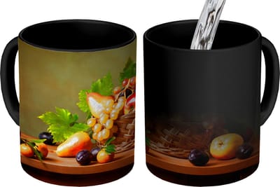 Magische Mok - Foto op Warmte Mokken - Koffiemok - Rustiek - Mand - Fruit - Stilleven - Magic Mok - Beker - 350 ML - Theemok