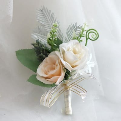 Bruidegom Corsage - Bruiloft Accessoire - Feestelijke Gelegenheid - Veilige Clip Bevestiging - 10 x 8 x 3 cm