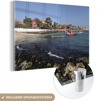 ® Glasschilderij 180x120 cm - Schilderij acrylglas - De kust van het Afrikaanse Gorée eiland in Senegal - Foto op glas - Muurdecoratie woonkamer - Wanddecoratie slaapkamer - Schilderijen