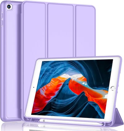 Hoes Geschikt voor Apple iPad 10.2 inch (9e/8e/7e) - Lila - Casemania Tri Fold Tablet Case - Smart Cover met Pencil Houder Uitsparing