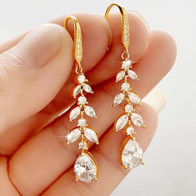 Huitan Esthetische Bruids Hangende Oorbellen voor Bruiloft Luxe Kristal Zirkonia Mode Design Dames Oorbellen Sieraden beige