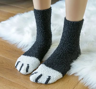 Fluffy Sokken dames - huissokken - zwart - leuke print kattenpootjes - 36-40 - extra zacht - cadeau voor haar - geschenk - kerst cadeau - verjaardagscadeau - zacht