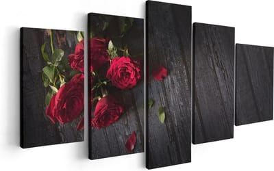 Artaza Canvas Schilderij Vijfluik Rode Rozen Op De Grond - 100x50 - Foto Op Canvas - Canvas Print