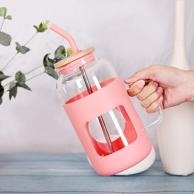 Glazen mok van 1500 ml - Hittebestendige siliconen waterfles - Met deksel, rietje en handvat - BPA-vrij, geschikt voor ijskoffie - Ook geschikt voor cold brew koffie, melkthee, smoothies en cocktails - Roze