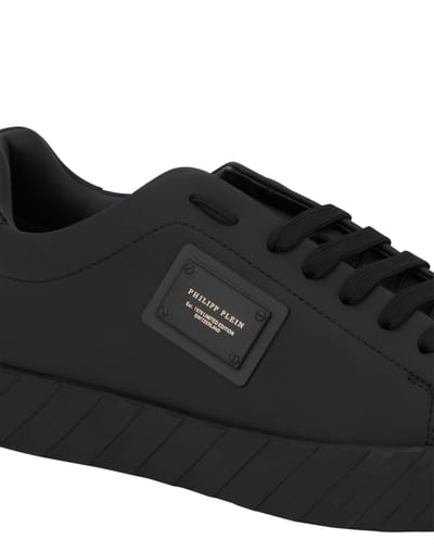 Lo-Top Sneakers Placca
