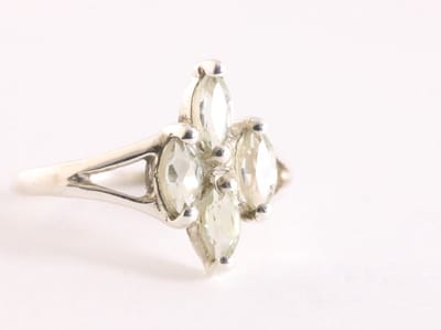 Fijne zilveren ring met groene amethist - maat 15.5