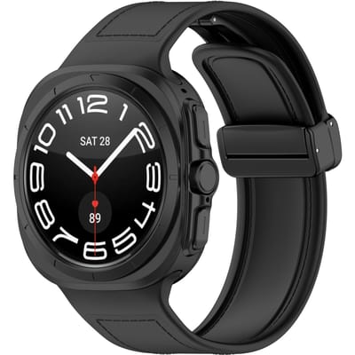 Strap-it Leren / siliconen hybrid bandje met magnetische D-buckle sluiting - geschikt voor Samsung Galaxy Watch Ultra 2 (2026) / Ultra (2024/2025) - zwart