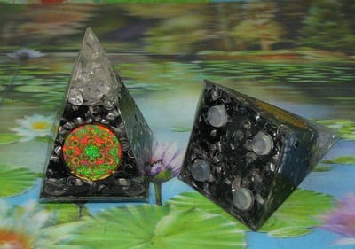 Hoge shungiet orgon piramide 110 x 65 mm