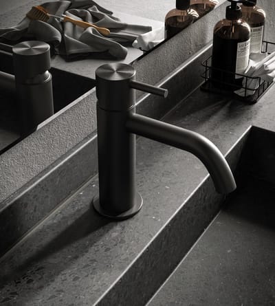 Hotbath Archie AR003 wastafelkraan laag geborsteld gunmetal PVD