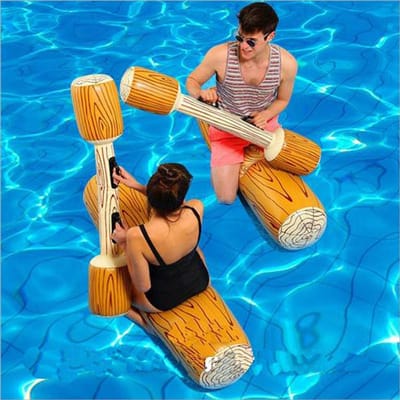 Opblaasbaar Zwembad Vechtspel Set van 2 – Drijvende Boomstam & Stok – 140 x 35 cm – PVC – Voor Zwembad & Strand – Waterfeestjes – Bruin