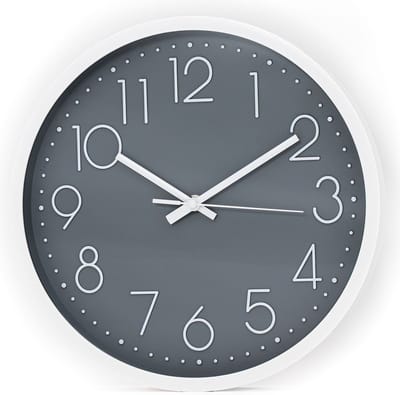 Intirilife wandklok in wit - grijs met 30,5 cm diameter - Praktische tijdweergave chronometer stijlvol voor elke kamer