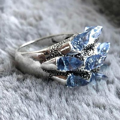Retro Blauwe Kristallen Ring Vrouwelijke Cilindrische Steen Ring Carving Verlovings Handwear Bijwonen Banket Sieraden Groothandel 6 zilver