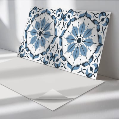 Wallfluent Vinyl Wandpaneel - Bloemenpatroon met details Wandpaneel PVC - 100 cm x 50 cm - Blauw Vinyl Wandpaneel - Set van 1 - Rechthoekig Wandbekleding Vinyl - Patroon Wandpaneel - Zelfklevend Wandpaneel - Wandpaneel Keuken en Badkamer