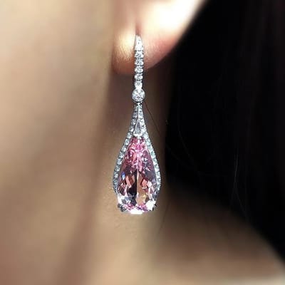 Huitan Waterdruppel Roze Zirkonia Hangende Oorbellen voor Dames Glanzende Verlovings Ooraccessoires Temperamentvol Lief Nieuwe Sieraden brown
