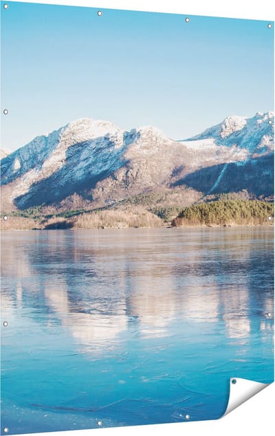 Gards Tuinposter Meer bij het Bergen Landschap in Noorwegen - 120x160 cm - Tuindoek - Tuindecoratie - Wanddecoratie buiten - Tuinschilderij