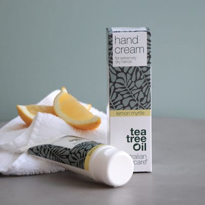Australian Bodycare Hand Cream + Lemon 100 ml - Handcrème voor mannen & vrouwen met zeer droge handen - Vegan crème met Tea Tree Olie + Lemon Myrtle - Dringt snel in de huid, zonder deze vet te maken - Ondersteunt het herstellend vermogen van de huid