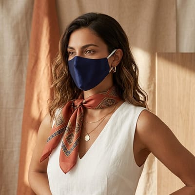 YOSMO Luxe Zijden Mondkapje - Donkerblauw - Marineblauw - Anti Acne en Hypoallergeen - 100% Moerbei Zijde - Wasbaar