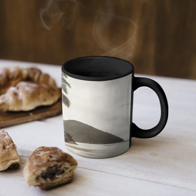 Magische Mok - Foto op Warmte Mokken - Koffiemok - Eiland - Palmboom - Zee - Magic Mok - Beker - 350 ML - Theemok