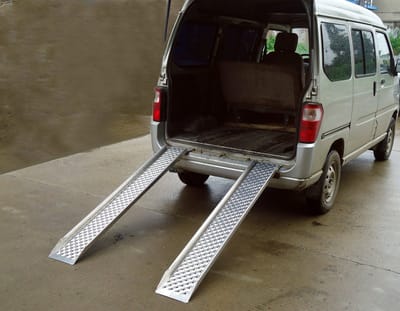 Oprijplaat Staal 1,50 meter – Antislip oppervlak – Extra sterk – Weerbestendig - 600 kg draaggewicht ( per 2 stuks)