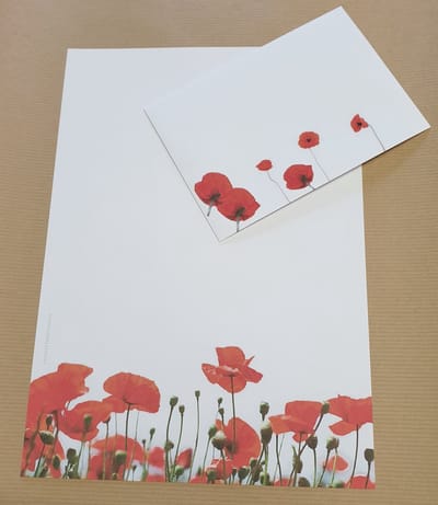 Briefpapier set - Klaprozen - 12 A4 vellen - 6 enveloppen - 6 sluitstickers - Postpapier - Meer Leuks - Klaproos