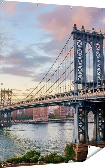 Gards Tuinposter Manhattan Bridge Brug in New York - 120x160 cm - Tuindoek - Tuindecoratie - Wanddecoratie buiten - Tuinschilderij