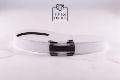 Witte lederen riem zonder gaatjes met automatische gesp voor heren ( Model L001 )