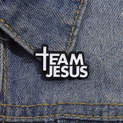 VANDAAG VERZONDEN - 2 STUKS - Team Jesus Speld Pin - Cor&Sinho® - Kruis - Christelijk - Accessoires Broche