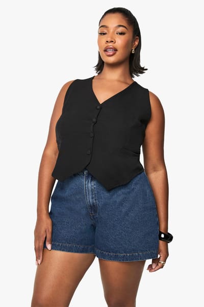 boohoo Dames Plus Denim Mom Short | Medium Blauw | Maat: 52