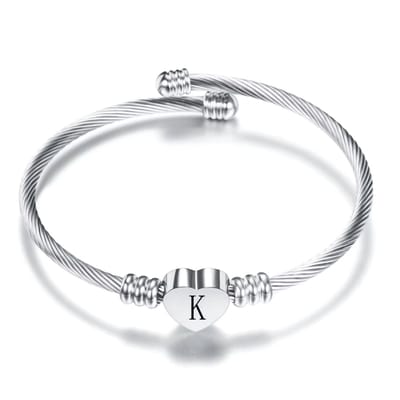 Love Letter Armband - Letter K - Verstelbare Stainless Steel Bracelet - Zilver Geplateerde Armband met Charmante - Elegant en Duurzaam Sieraad - Perfect Cadeau voor hem of Haar - Zilverkleurig - Cadeau - Valentijn - Hart - Hartje - Zilveren