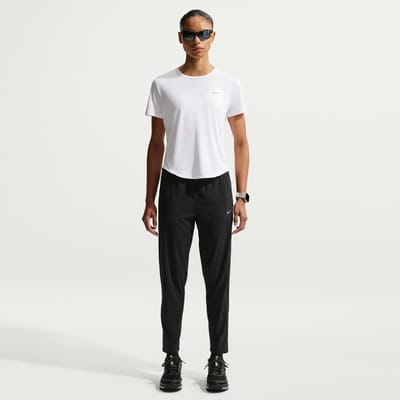 Nike tempo dri-fit hardloopshirt in de kleur wit.