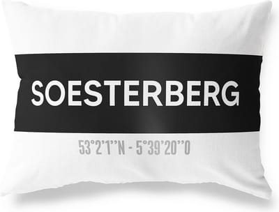 Tuinkussen SOESTERBERG - UTRECHT met coördinaten - Buitenkussen - Bootkussen - Weerbestendig - Jouw Plaats - Studio216 - Modern - Zwart-Wit - 50x30cm