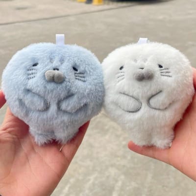 Porte-clés en peluche phoque mignon et doux Kawaii Animal Pendentif pour sac d'école d'enfants Accessoires de sac à dos Cadeaux de Noël et du Nouvel An pour enfants white