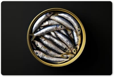 Placemats 45x30 cm - Placemat kunststof - 1 stuk - Sardines - Vissen - Rond - Zwart - Borden onderleggers - Decoratie voor op tafel - Keuken tafeldecoratie accessoires - Vinyl onderlegger - Tafelversiering