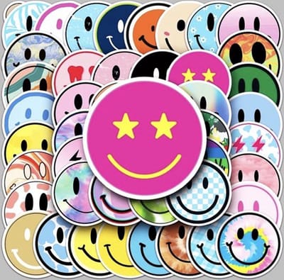 Knaak Smiley Stickers - Set van 50 Emoticon Stickers - Grappige Stickers voor Laptop, Fiets, Telefoon & School