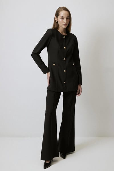 Touché Privé - Crêpe tuniek met gouden knoopdetail - Zwart - Dames