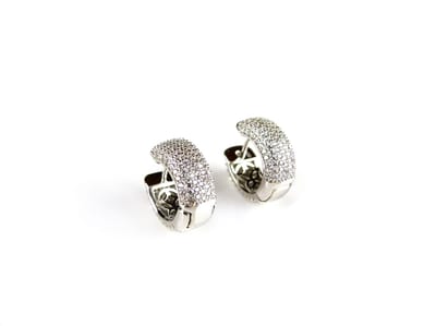 Zilveren oorringen oorbellen gezet met cubic zirconia